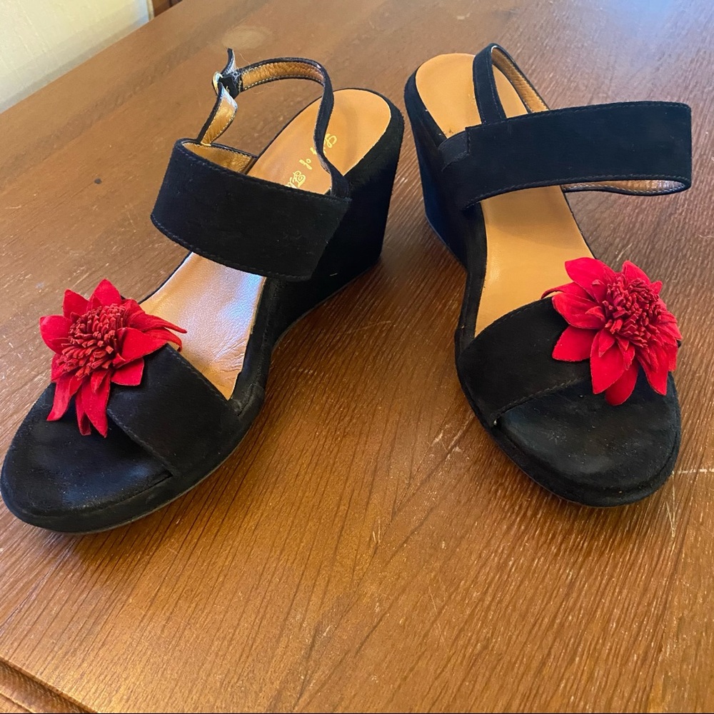 Black  wedge shoes